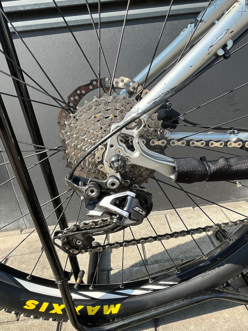 Used Univega Summit 3.0 2018 Mountainbike, Light Gray — image 14 of 17