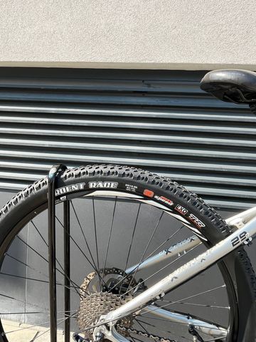 Used Univega Summit 3.0 2018 Mountainbike, Light Gray — image 16 of 17