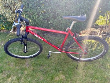 Gebrauchtes Kona Hahanna 2012 Mountainbike, Rot — Bild 1 von 12