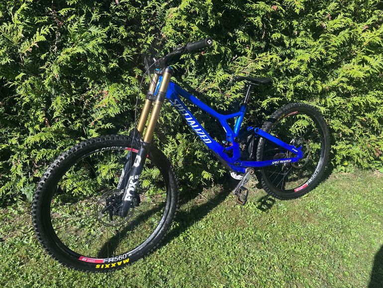 Used Specialized Demo Shimano Saint 2022 Mountainbike, Blue — image 4 of 10