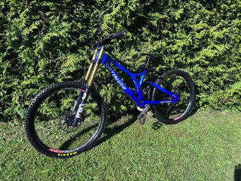 Used Specialized Demo Shimano Saint 2022 Mountainbike, Blue — image 2 of 10