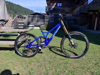 Used Specialized Demo Shimano Saint 2022 Mountainbike, Blue — image 1 of 10