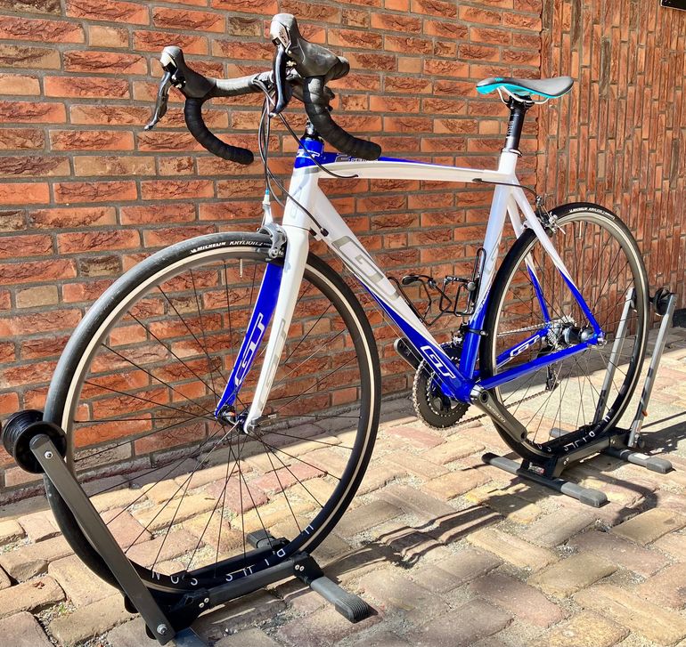 Used GT 2 Series 2010 Road & Gravel, Blue — image 1 of 28