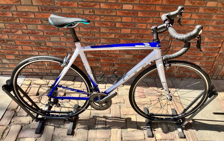 Used GT 2 Series 2010 Road & Gravel, Blue — image 5 of 28