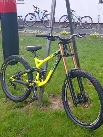 Used Commencal V3 2017 Mountainbike, Green — image 19 of 29