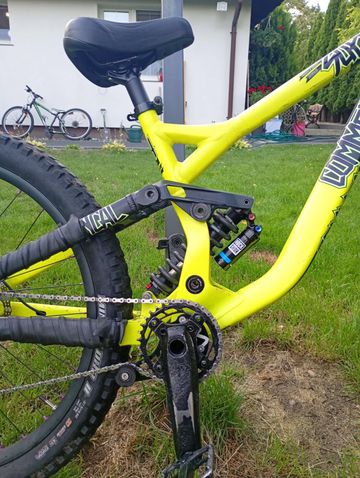 Used Commencal V3 2017 Mountainbike, Green — image 6 of 29