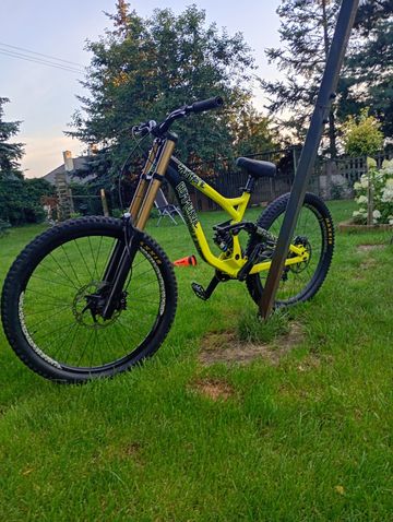 Used Commencal V3 2017 Mountainbike, Green — image 22 of 29