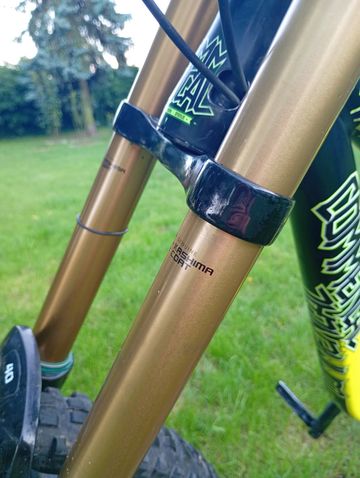 Used Commencal V3 2017 Mountainbike, Green — image 12 of 29