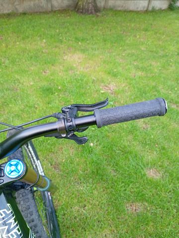 Used Commencal V3 2017 Mountainbike, Green — image 17 of 29