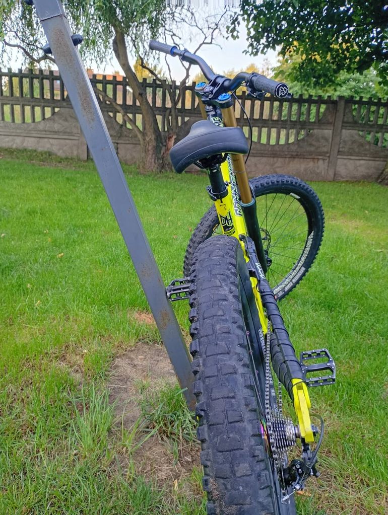 Used Commencal V3 2017 Mountainbike, Green — image 5 of 29