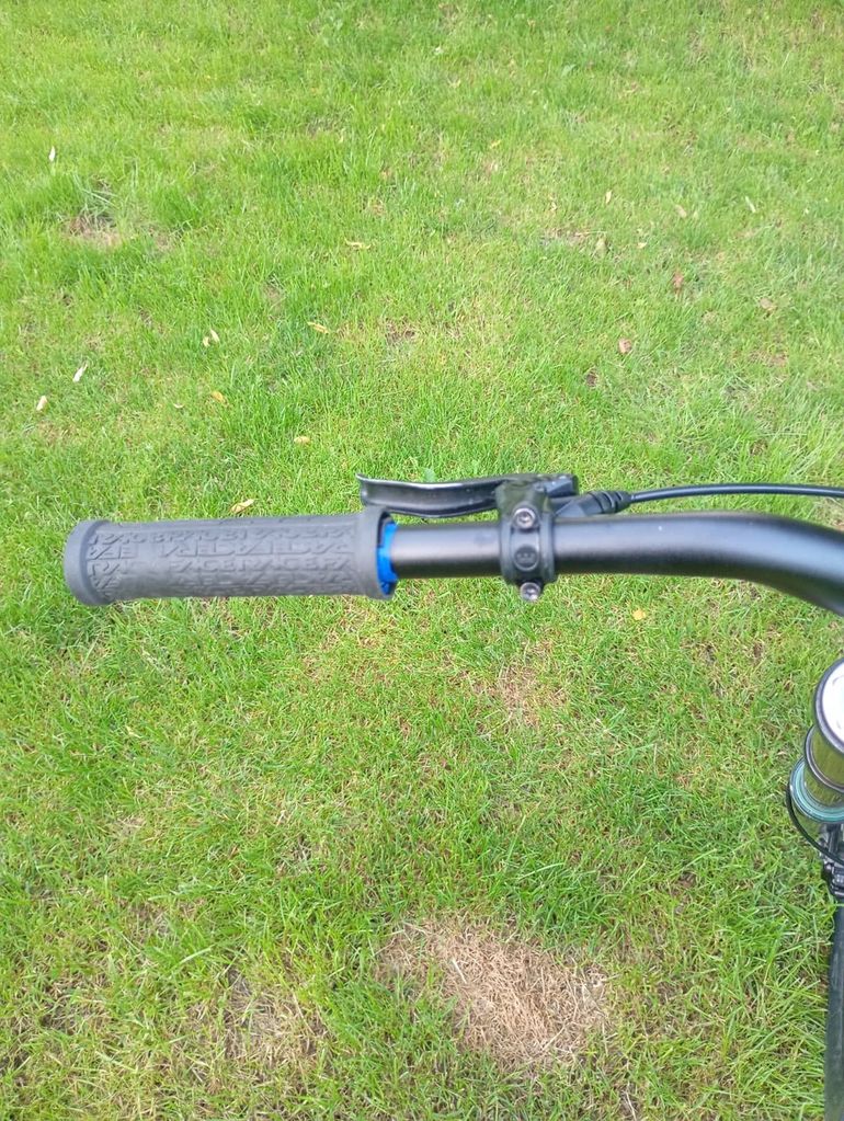 Used Commencal V3 2017 Mountainbike, Green — image 14 of 29