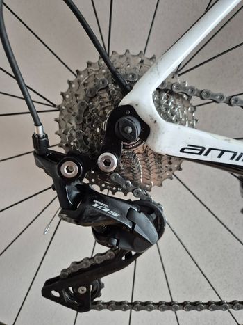 Used Specialized Amira SL4 Sport 2016 2016 Road & Gravel, White — image 4 of 7