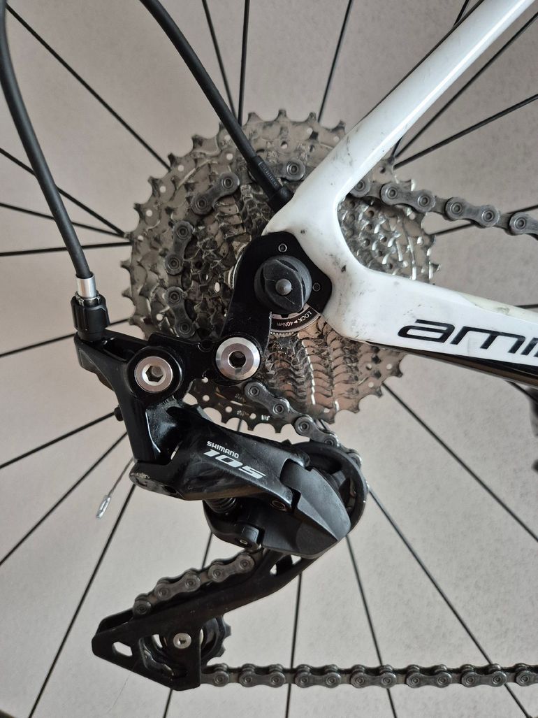 Used Specialized Amira SL4 Sport 2016 2016 Road & Gravel, White — image 4 of 7