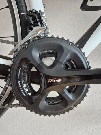Used Specialized Amira SL4 Sport 2016 2016 Road & Gravel, White — image 5 of 7