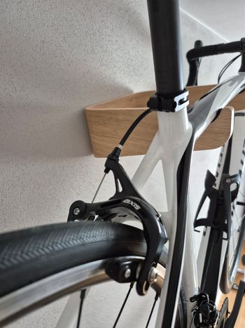 Used Specialized Amira SL4 Sport 2016 2016 Road & Gravel, White — image 7 of 7