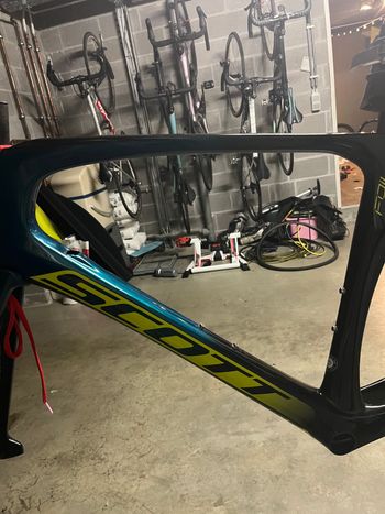 Used Scott Foil RC disc 2019 Frameset 2019 Road & Gravel, Green — image 7 of 10