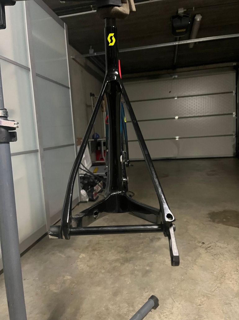 Used Scott Foil RC disc 2019 Frameset 2019 Road & Gravel, Green — image 9 of 10