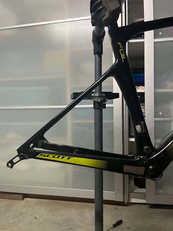 Used Scott Foil RC disc 2019 Frameset 2019 Road & Gravel, Green — image 3 of 10