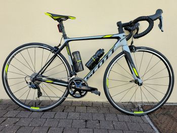 Scott Addict 10 2017 2017 Road & Gravel usato