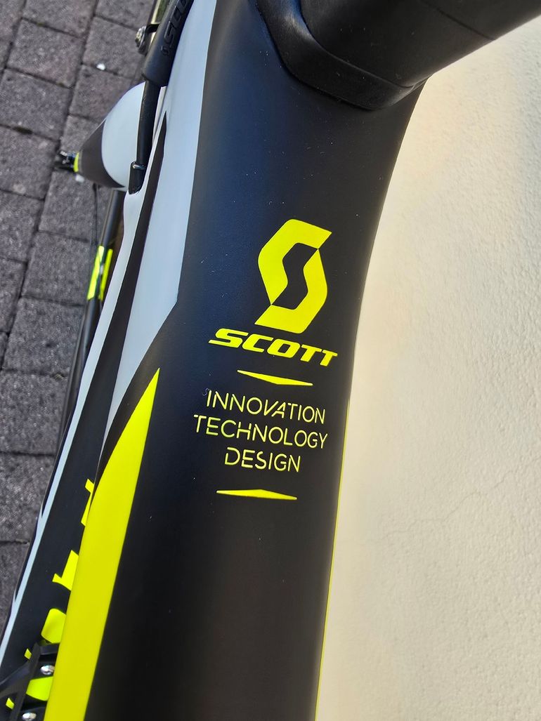 Scott Addict 10 2017 2017 Road & Gravel usato, Nero — immagine 9 di 13