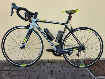 Scott Addict 10 2017 2017 Road & Gravel usato, Nero — immagine 2 di 13