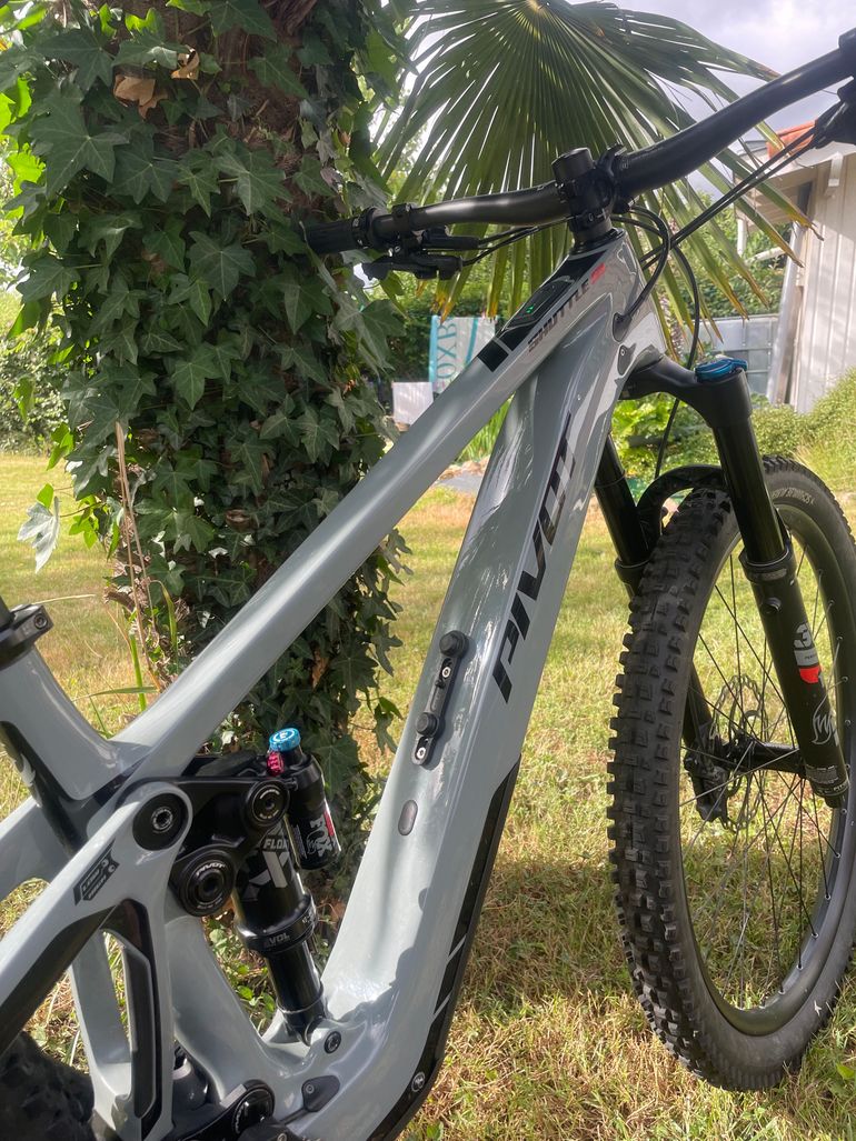 Used Pivot SHUTTLE SL Ride SLX/XT 2024 2024 Mountainbike, Light Gray, 29 — image 5 of 13
