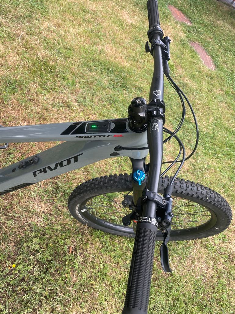 Used Pivot SHUTTLE SL Ride SLX/XT 2024 2024 Mountainbike, Light Gray, 29 — image 8 of 13
