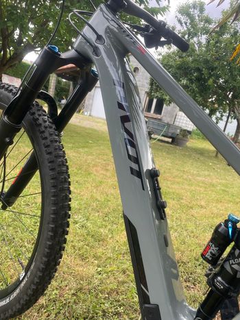 Used Pivot SHUTTLE SL Ride SLX/XT 2024 2024 Mountainbike, Light Gray, 29 — image 11 of 13