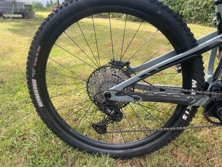 Used Pivot SHUTTLE SL Ride SLX/XT 2024 2024 Mountainbike, Light Gray, 29 — image 2 of 13