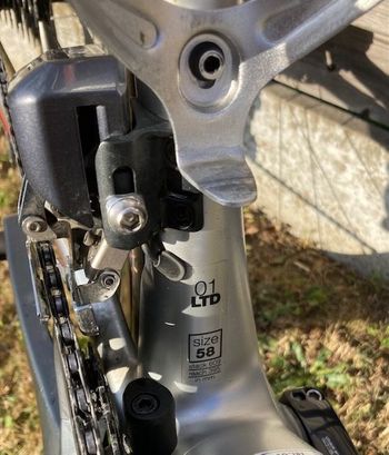Used BMC Roadmachine 01 THREE 2018 2018 Road & Gravel — image 6 of 9