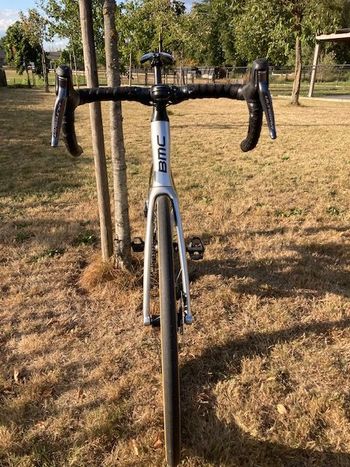 Used BMC Roadmachine 01 THREE 2018 2018 Road & Gravel — image 2 of 9