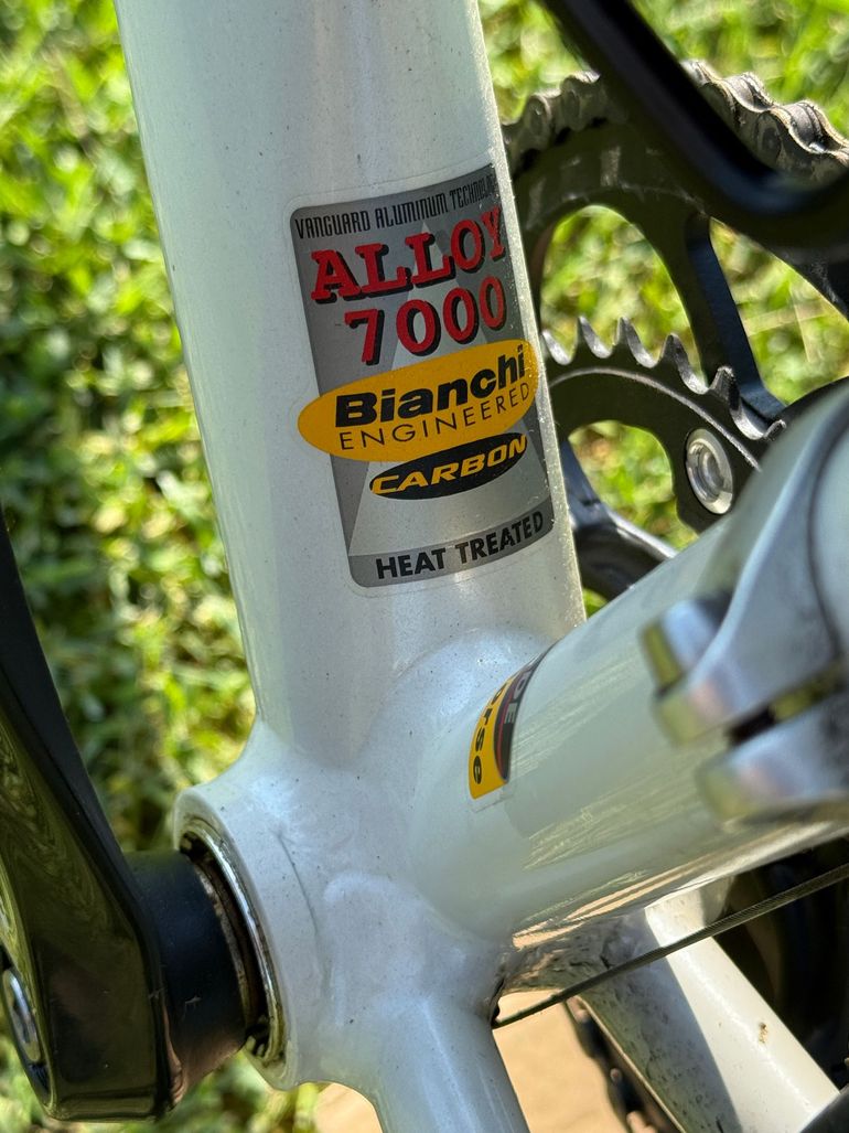 Used Bianchi Via Nironi Ali Carbon 2008 Road & Gravel — image 3 of 10