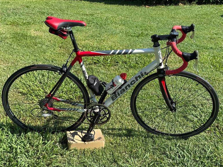 Used Bianchi Via Nironi Ali Carbon 2008 Road & Gravel — image 1 of 10