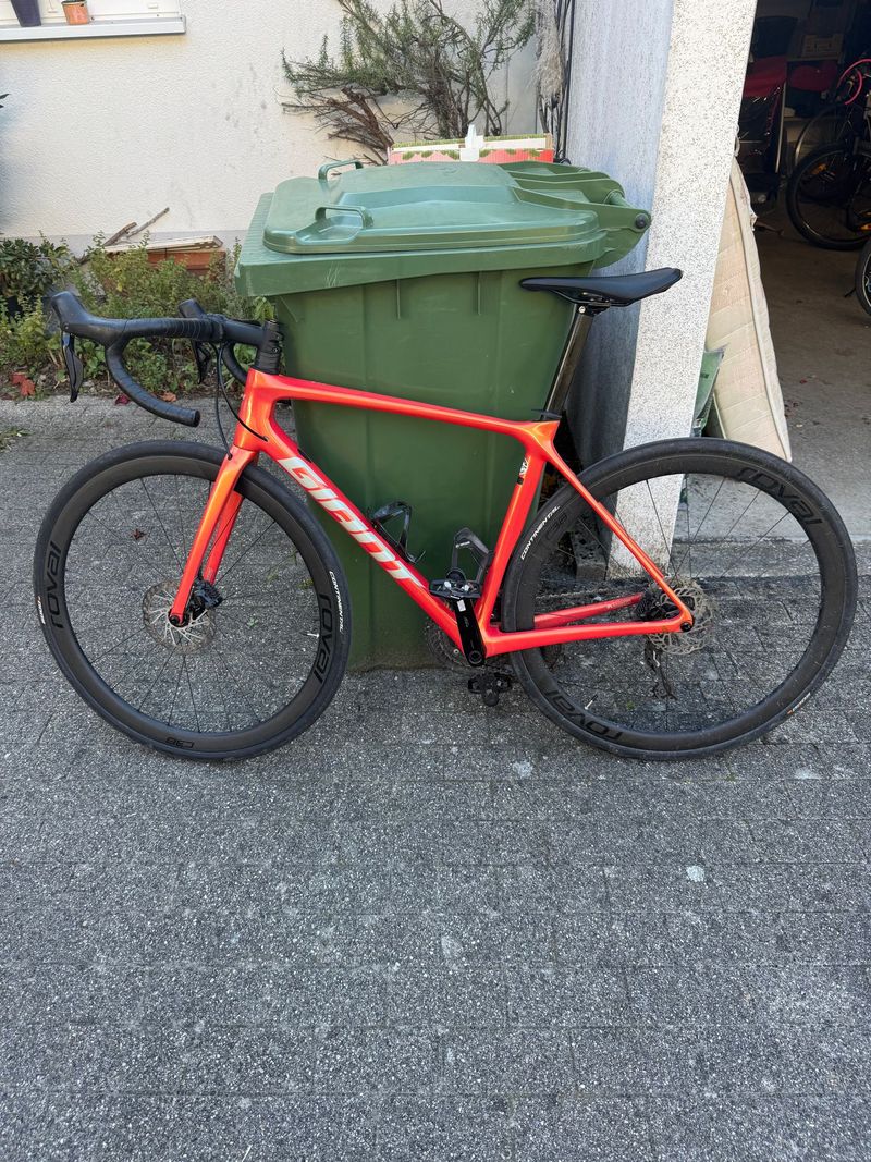 Used Giant TCR Advanced Disc 1+ Pro Compact 2024 2024 Road & Gravel