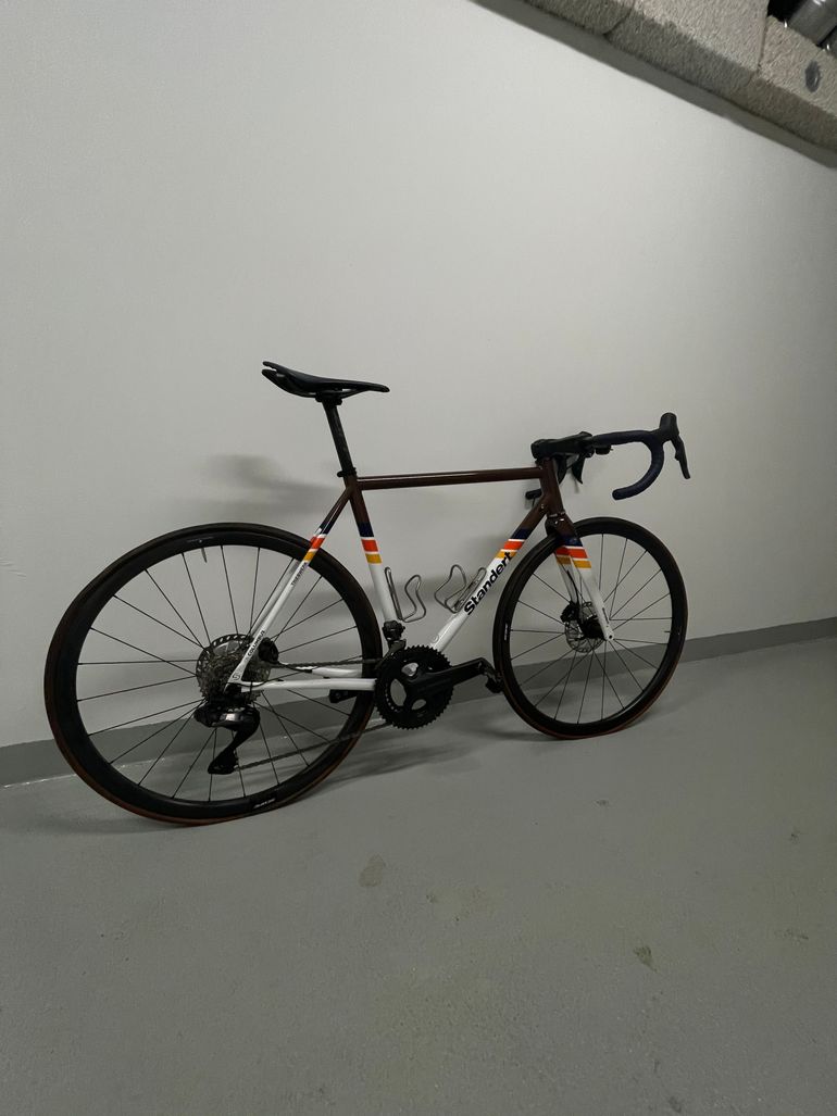 Used Standert Triebwerk Shimano Ultegra Di2 (12 Speed) 2024 Road & Gravel, White — image 2 of 8
