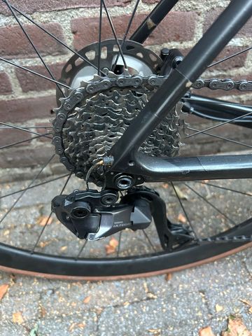 Used Giant Defy Shimano Ultegra Di2 (12 Speed) 2022 Road & Gravel, Black — image 4 of 7
