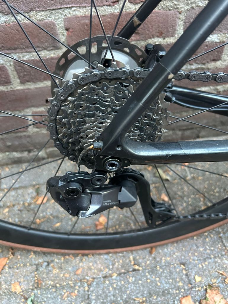 Used Giant Defy Shimano Ultegra Di2 (12 Speed) 2022 Road & Gravel, Black — image 4 of 7
