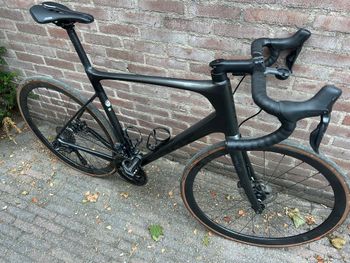 Used Giant Defy Shimano Ultegra Di2 (12 Speed) 2022 Road & Gravel, Black — image 2 of 7