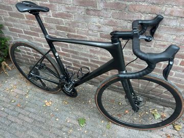 Used Giant Defy Shimano Ultegra Di2 (12 Speed) 2022 Road & Gravel, Black — image 2 of 7