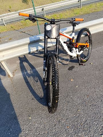Brugt Saracen Myst Team 29 2020 2020 Mountainbike — billede 4 af 7