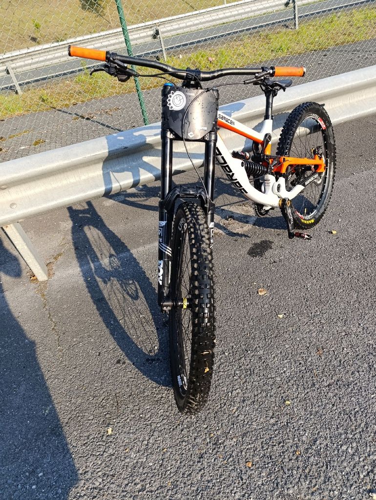 Brugt Saracen Myst Team 29 2020 2020 Mountainbike — billede 4 af 7