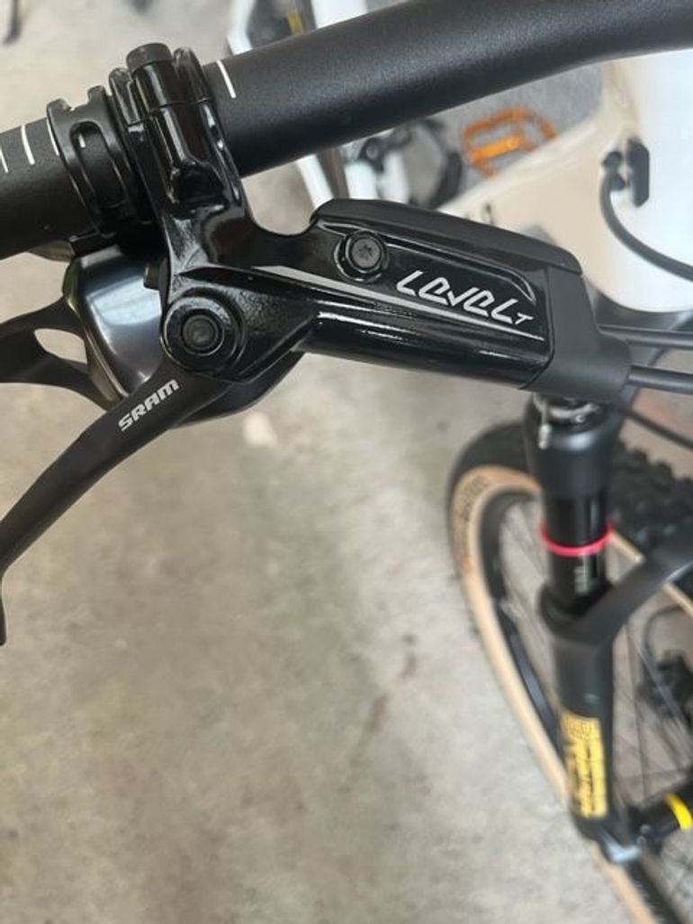 Used ROCKRIDER Mountain Bike with GX Eagle Groupset & Aluminium Mavic Crossmax Wheels Race 900 2022 2022 Mountainbike, White, 29 — image 4 of 11