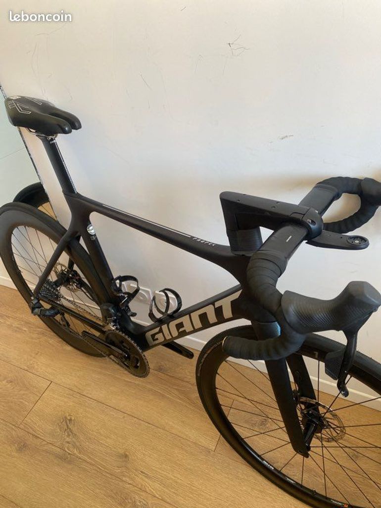 Used Giant Propel Advanced Pro Disc 1 2022 2022 Road & Gravel, Black — image 4 of 8