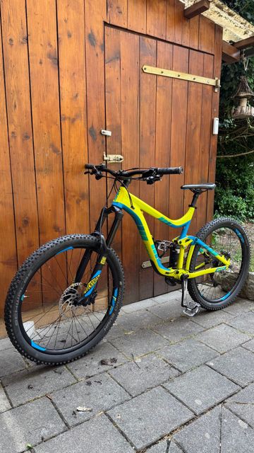 Używany Giant Reign 27.5 2 2016 2016 MTB
