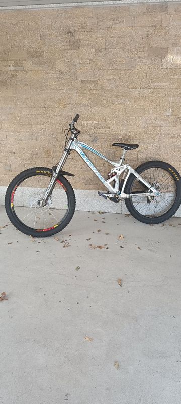 Brugt Mondraker Summum Pro Team Dh 2012 Mountainbike — billede 4 af 9