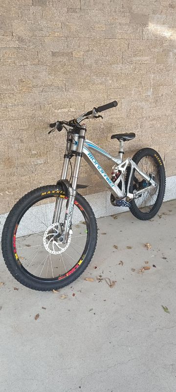 Brugt Mondraker Summum Pro Team Dh 2012 Mountainbike — billede 3 af 9