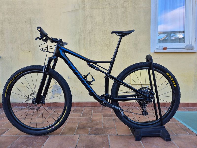 Specialized Epic Expert 2017 Mountainbike d'occasion — image 2 sur 11