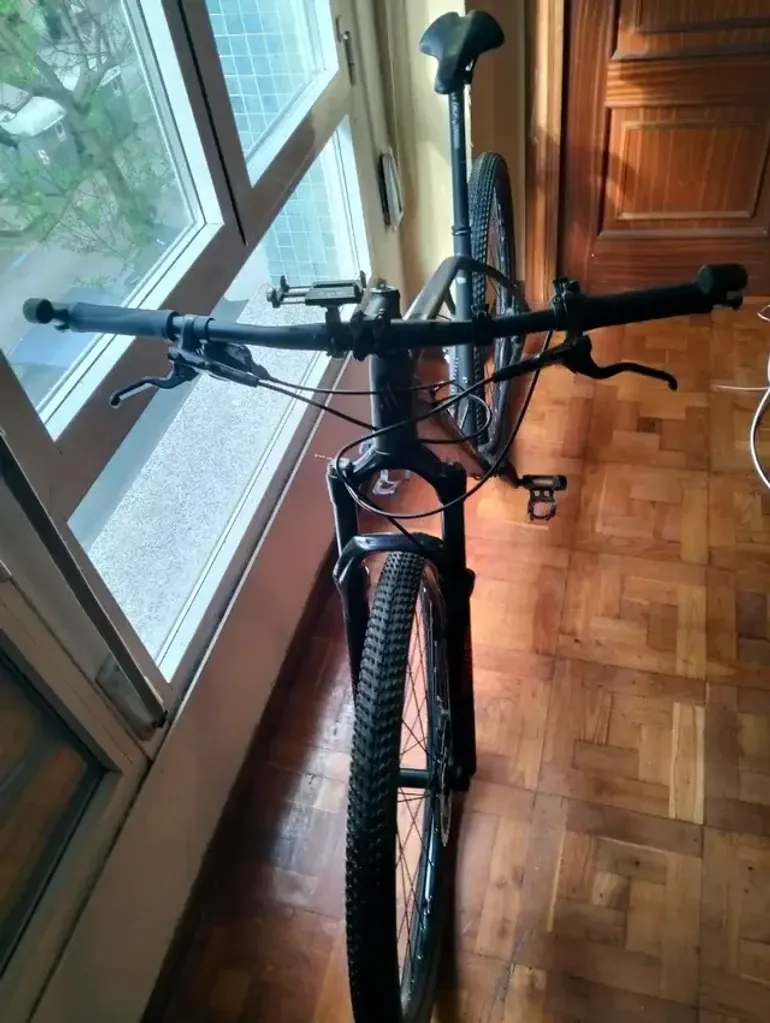 Used Orbea ALMA H20 2021 2021 Mountainbike, Black, 29 — image 6 of 9