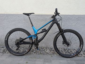 Used Canyon Torque CF 8.0 2018 2018 Mountainbike, Black, 27.5 (650B) — image 1 of 10