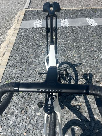 Used GIRS Solo 2023 Road & Gravel, White — image 2 of 3